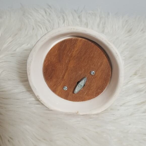 Unicorn Rainbow Porcelain Musical Figurine - Picture 5 of 5